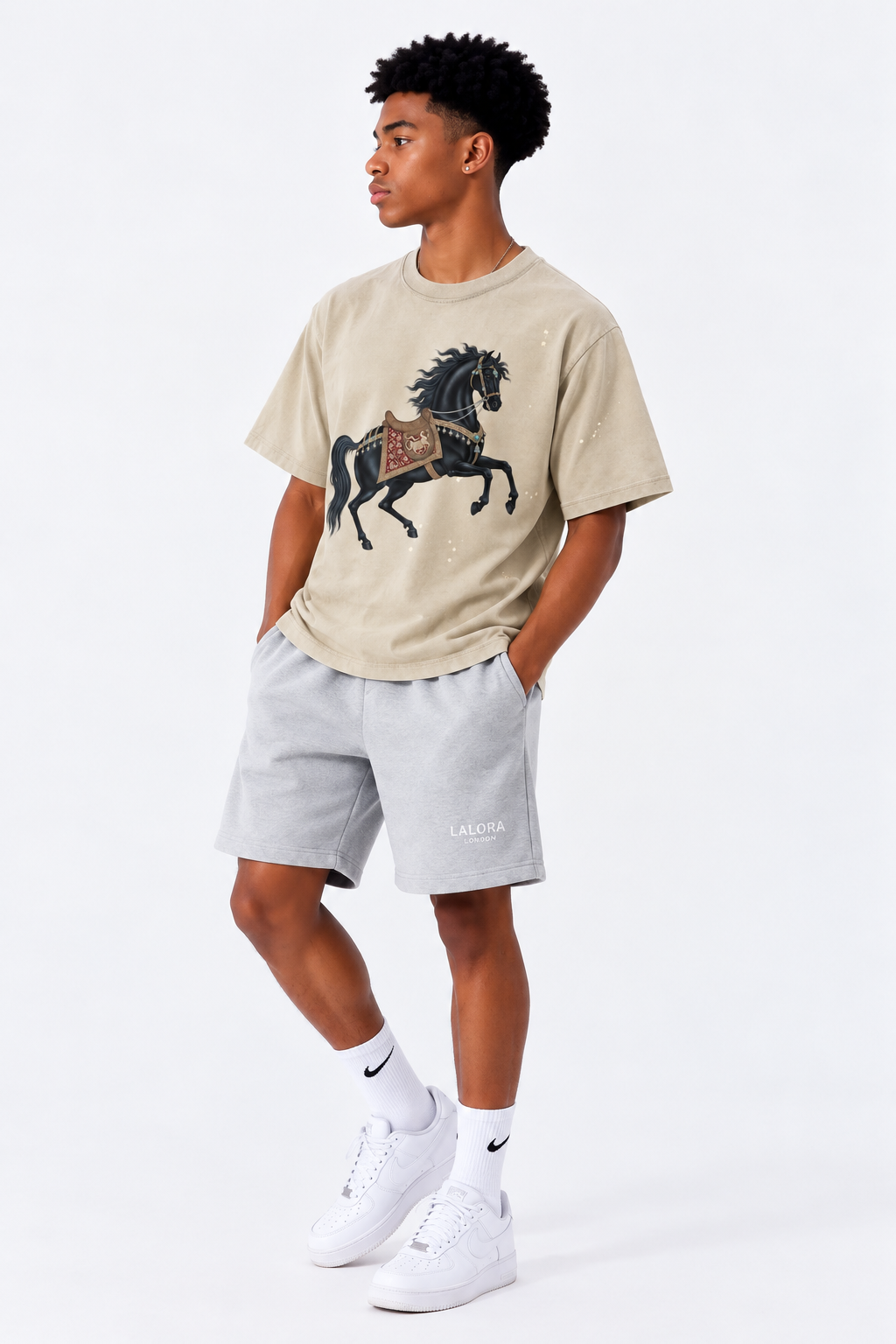 T-shirt à éclaboussures de peinture et bords effilochés à la main — Streetwear rétro délavé au soleil