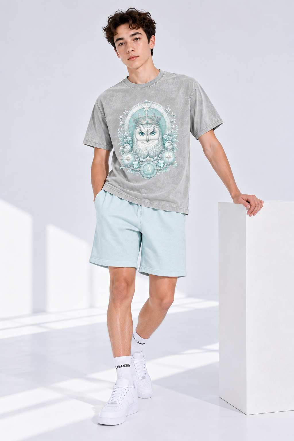 Light Gray Snow-Washed Oversized Cotton T-Shirt — Retro Off-Duty Streetwear