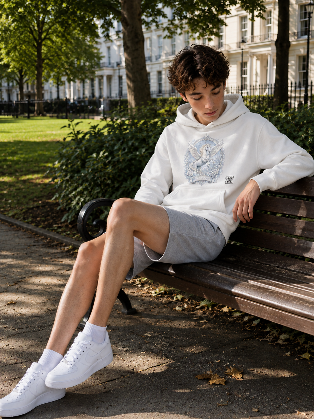 Oversized Fleece Hoodie — Retro Streetwear for Gym & Weekend